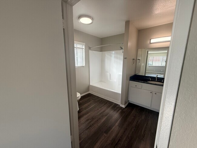 Estudio - Galleria Townhomes