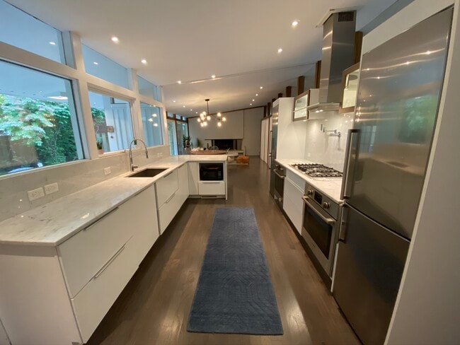 Foto del edificio - 2104 Zuppke Dr