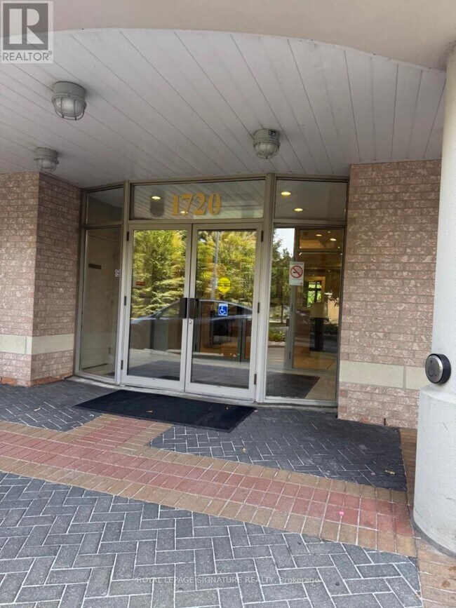 Photo du bâtiment - 801-1720 EGLINTON Ave