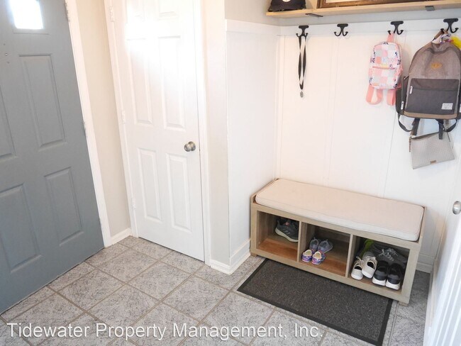 Building Photo - 3 br, 3.5 bath House - 4466 Cole Farm Rd