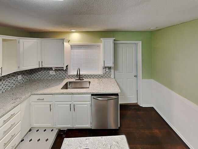 Building Photo - 8313 N 5 Mile Rd