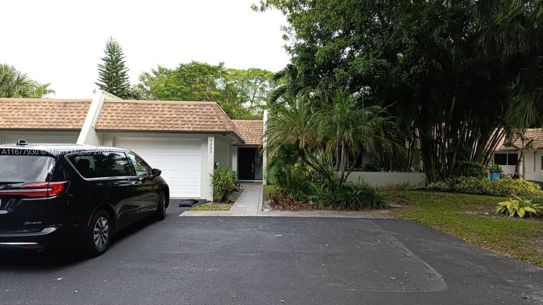 Foto del edificio - 4023 N Cypress Dr