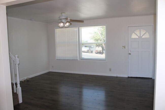 Foto del edificio - **COMING SOON**  3 Bedroom + Bonus Room, 1...