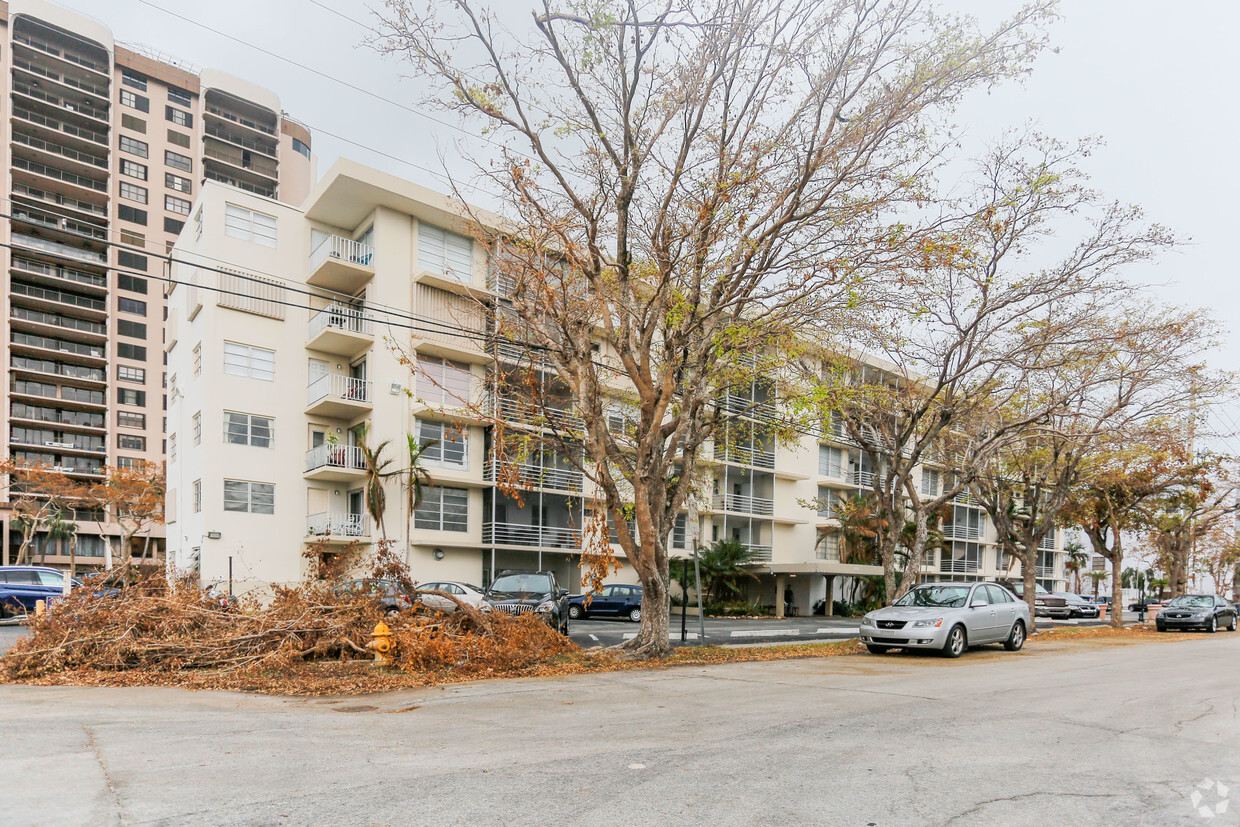 Building Photo - Bahia Vista Condominiums