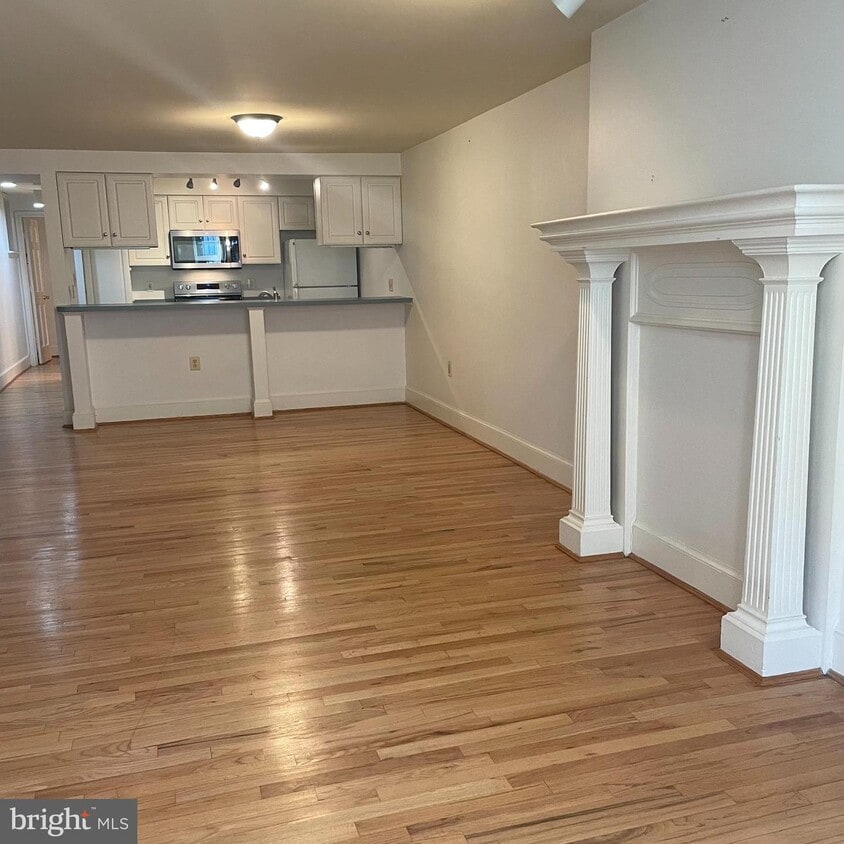 Primary Photo - 1631 R St NW