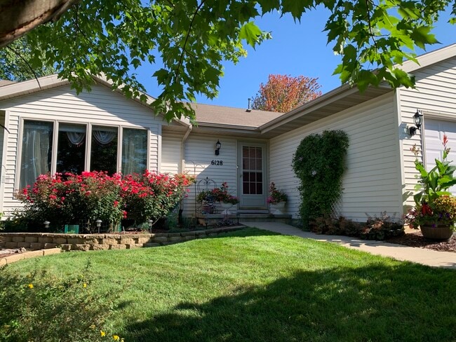 Foto del edificio - 6128 Jeffers Dr