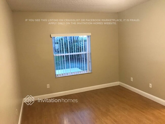 Foto del edificio - 17150 NW 11th St