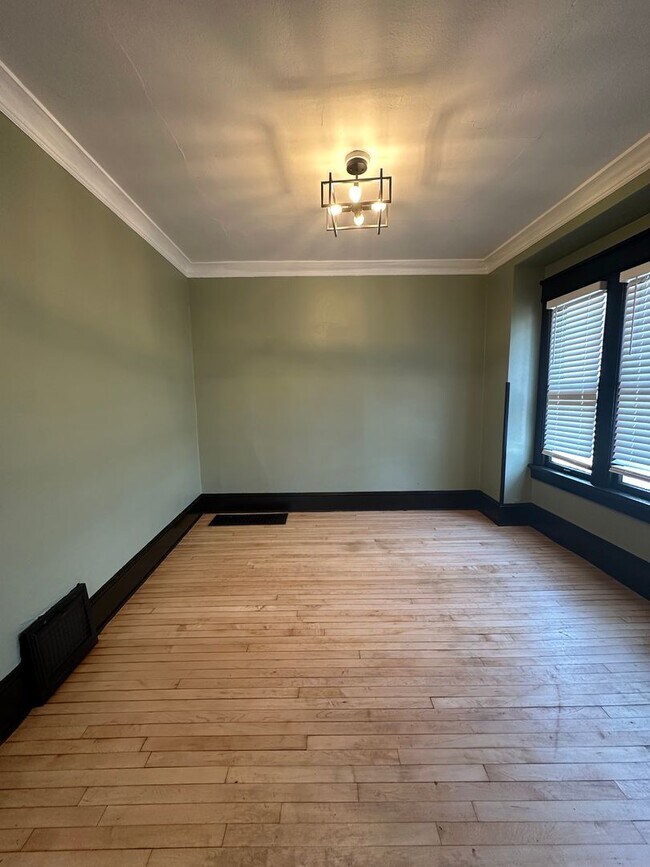 Foto del edificio - 121 W Keefe Ave