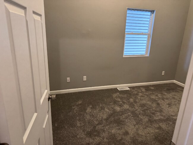 Building Photo - 511 Grant Ave