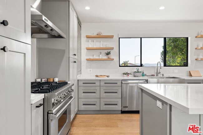 Foto del edificio - 8547 Shoup Ave