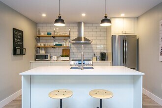 Building Photo - 142 Prince Albert Rd