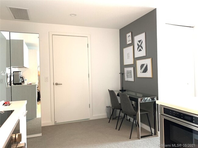 Building Photo - 501 NE 31st St