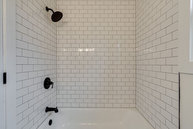 Foto del edificio - Newly renovated 3 bedroom, 1.5 bathroom fo...