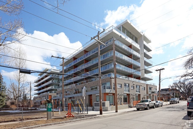 Building Photo - Ezra On Riley Park
