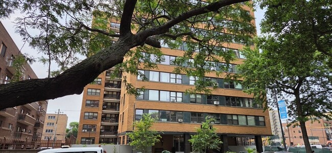 Building Photo - 6118 N Sheridan Rd