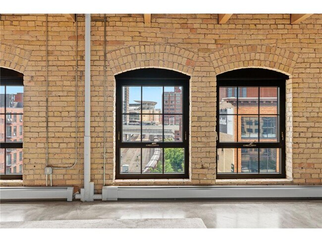 Foto del edificio - 404 N Washington Ave