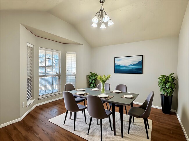 Building Photo - 11807 Green Colling Park Dr