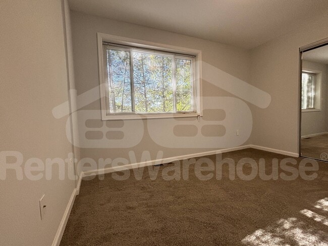 Building Photo - 1216 Westview Terrace