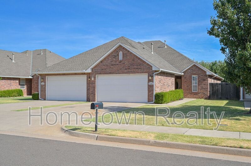 Primary Photo - 11317 NW 121st Pl