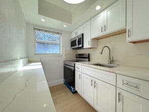 Building Photo - 2815 NE 33rd Ave