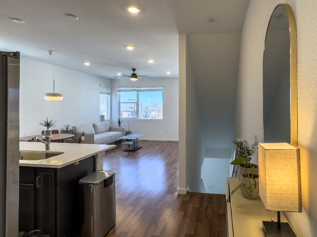 Photo - 330 Geneva St Townhome