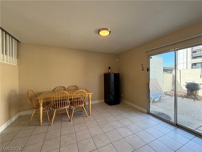 Foto del edificio - 570 Willow Green Dr
