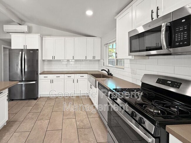 Building Photo - 3046 Mission Village Dr