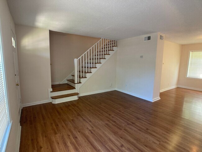 Foto del edificio - 1630 Valley Ave