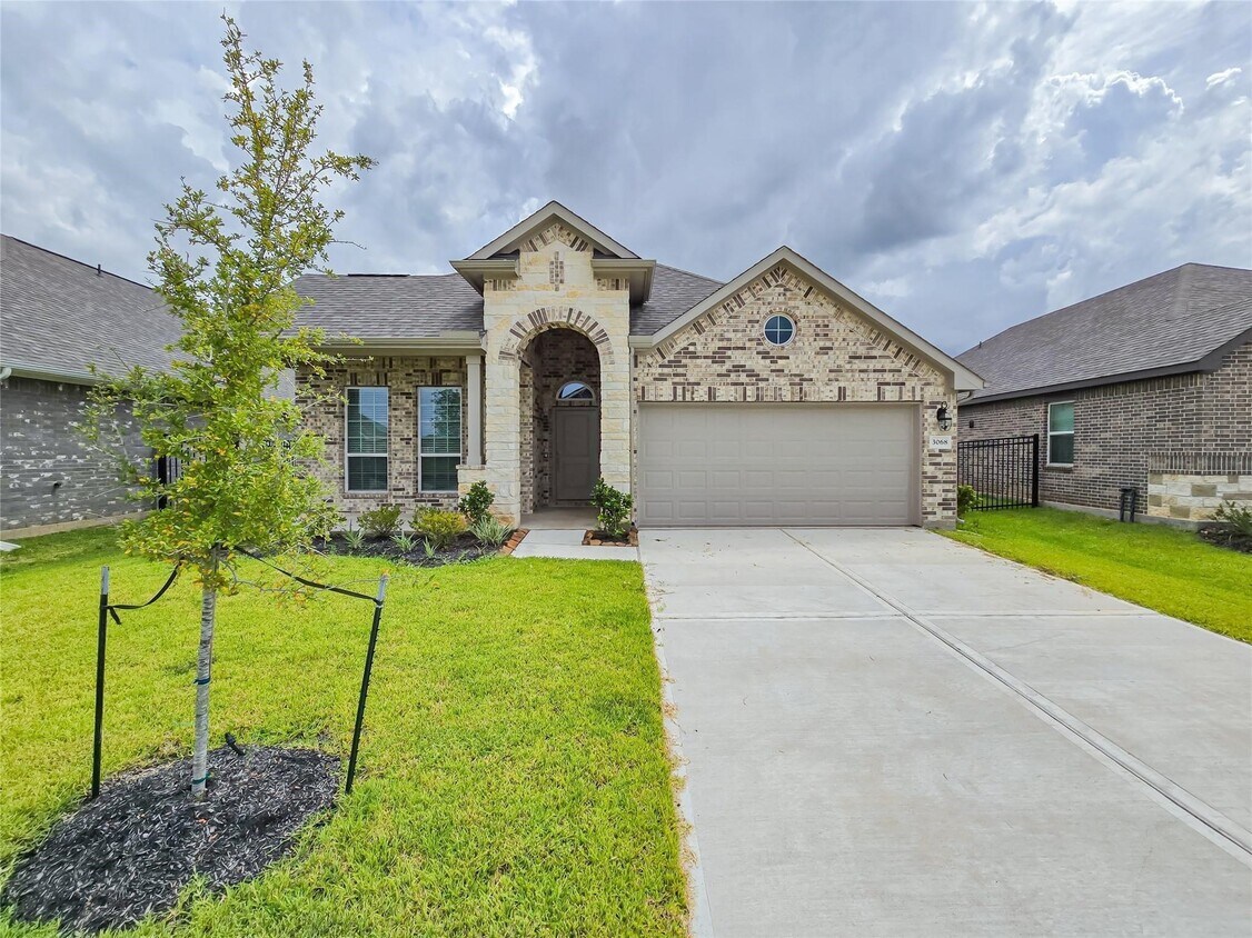 Primary Photo - 3068 Sunmoon Ln