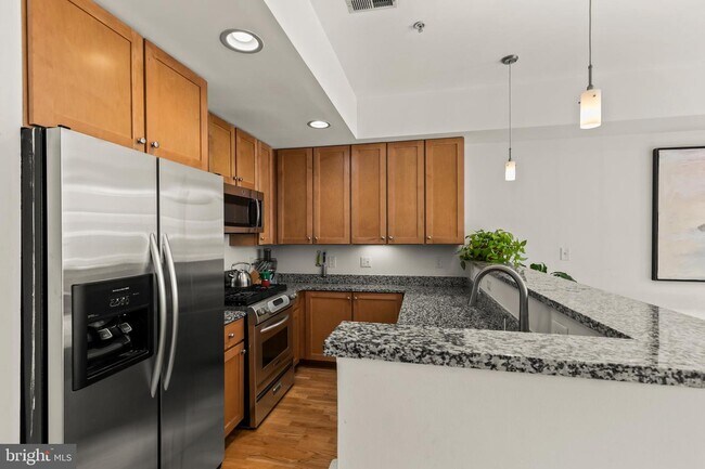 Foto del edificio - 1421-1423 Chapin St NW