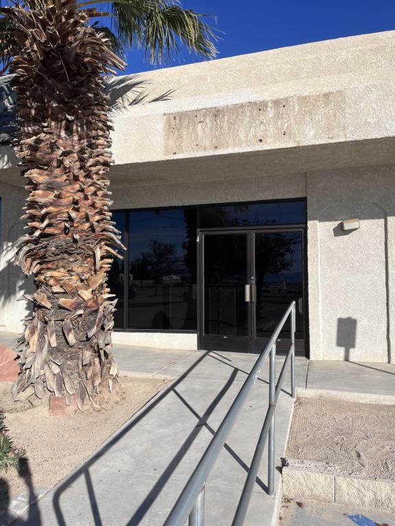 Foto del edificio - 4401 W Rosamond Blvd