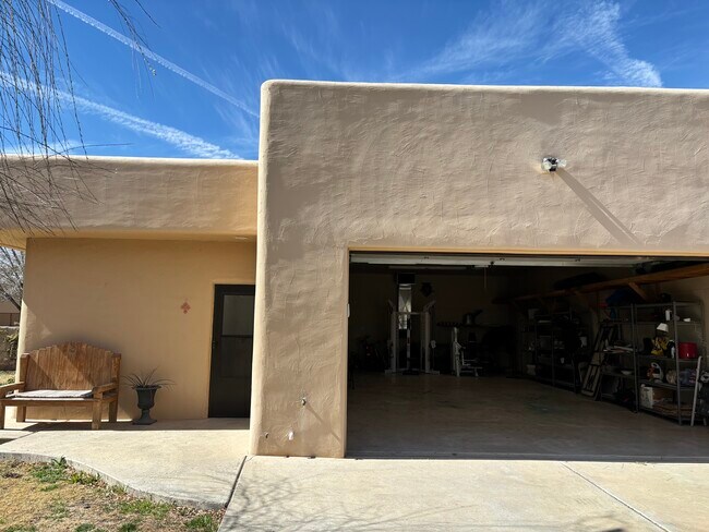 Building Photo - 2125 Via Tesoro
