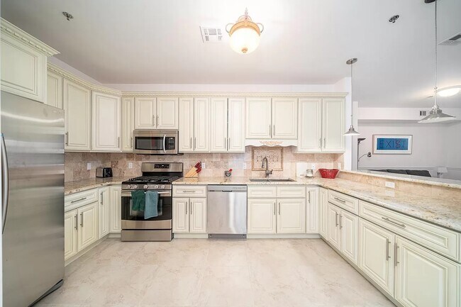 Foto del edificio - 13 Sherman Pl