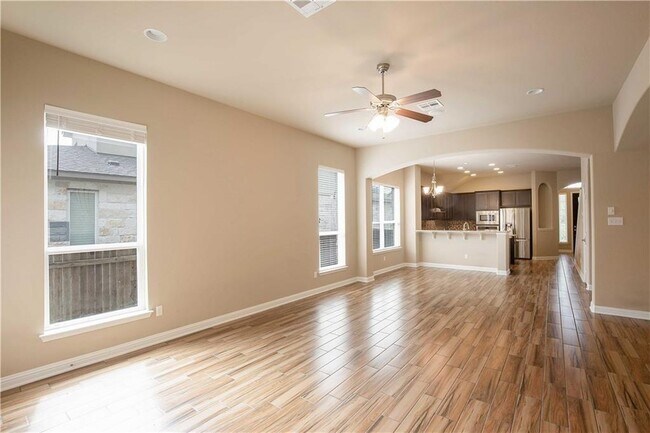 Building Photo - 6804 Estana Ln