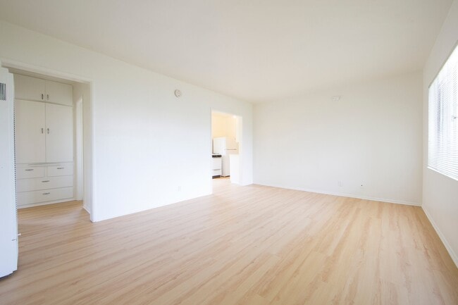 Building Photo - 667-669-669 Levering Ave