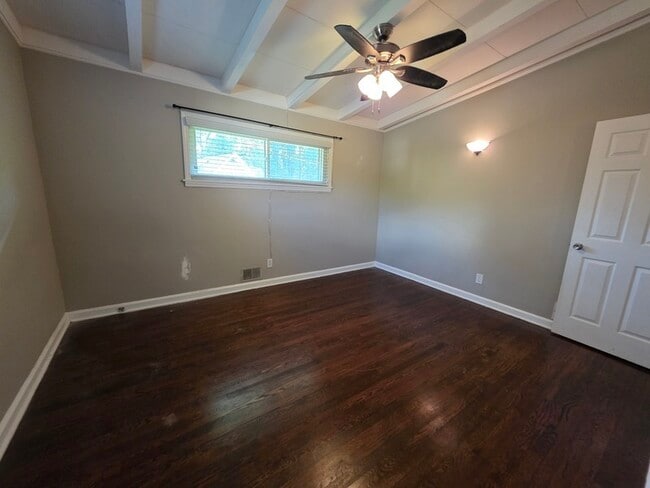 Building Photo - 3659 Ashwood Dr SE