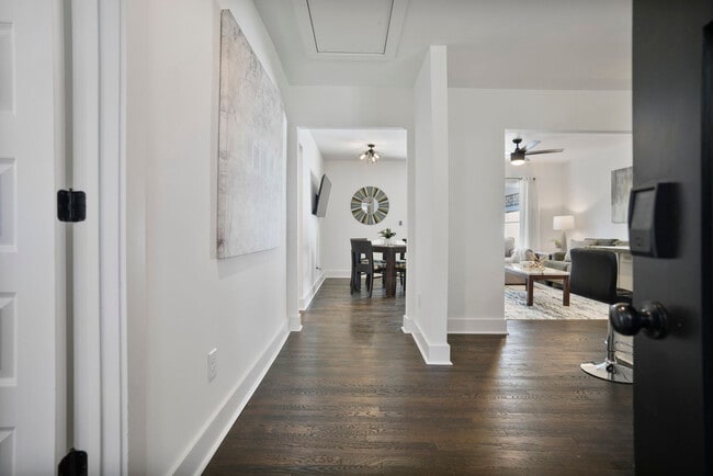 Foto del edificio - 975 Shadowridge Dr SE