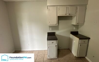 Building Photo - "Charming 3-Bed Gem with Cozy Fireplace on Bowdoin Drive, Memphis!"