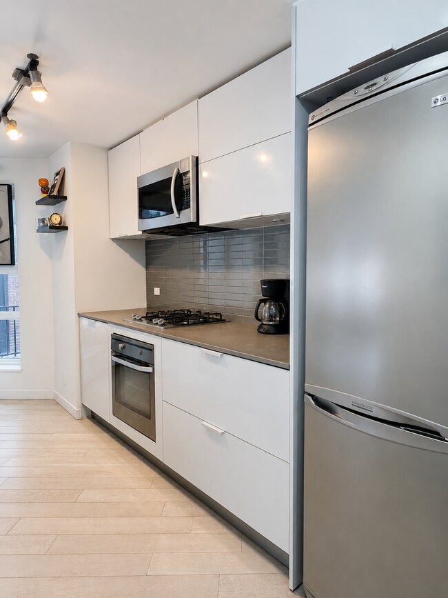 Photo du bâtiment - 128 W Cordova St