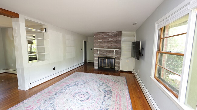 Building Photo - 313 Loop Rd