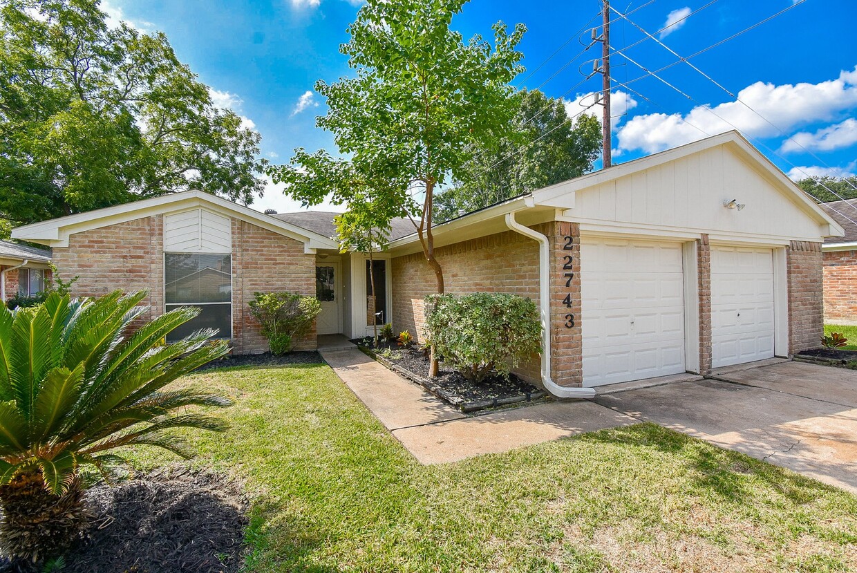 Primary Photo - 22743 Red River Dr
