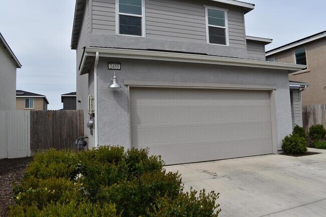 Building Photo - 2455 Quesada Dr
