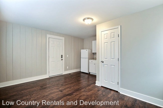 Building Photo - 2004 Utah St