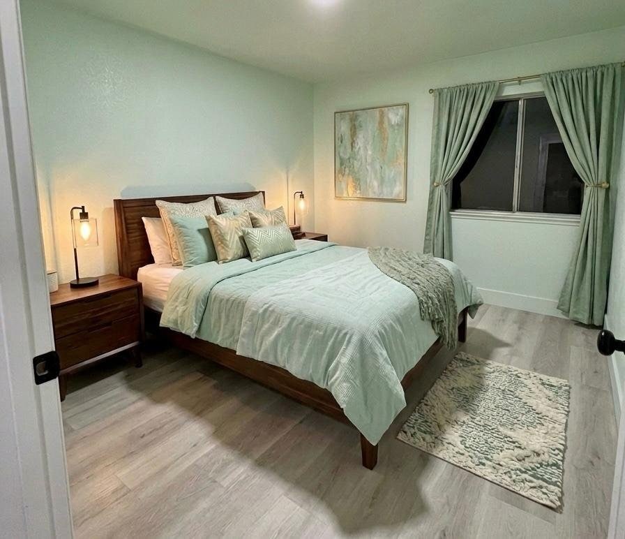 Photo - 9732 Pettswood Dr (Huntington Beach, CA)