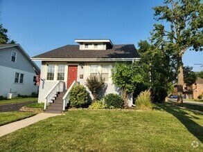 Building Photo - 661 Swain Ave