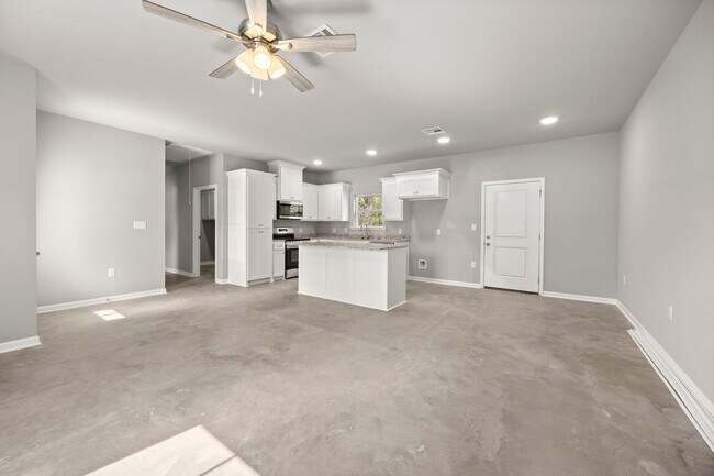 Foto del edificio - 18627 Greenwell Springs Rd