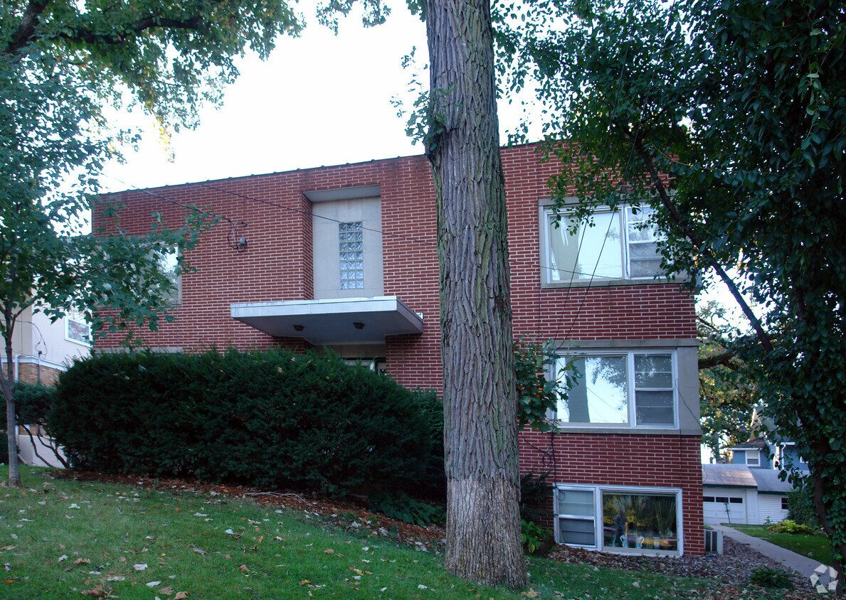 Building Photo - 4220 Ingersoll Ave