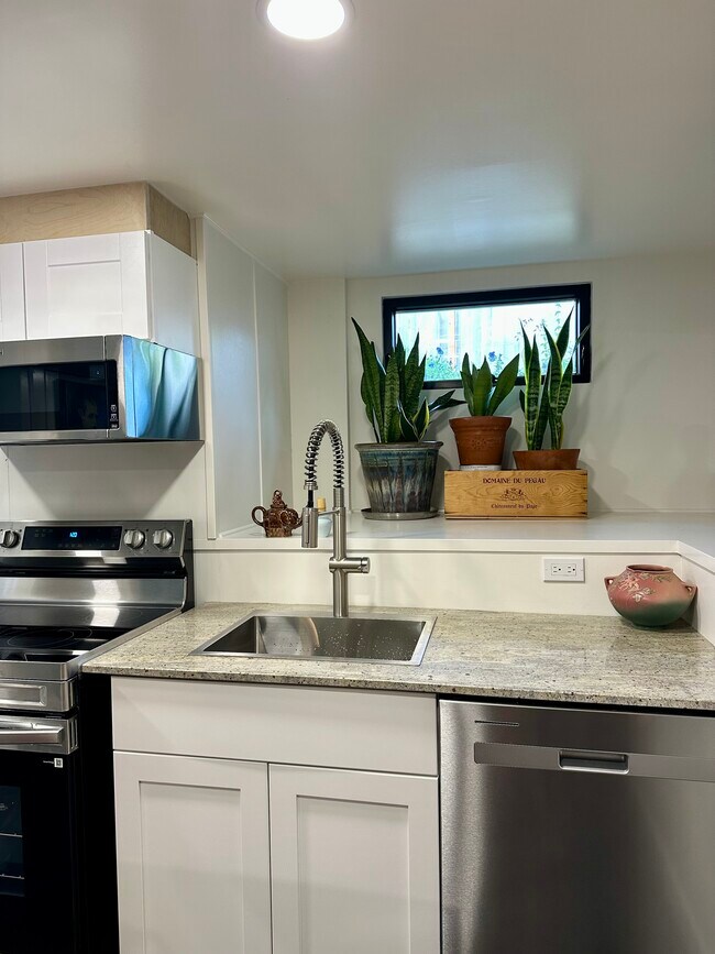 Foto del edificio - 8933 NE Thompson St