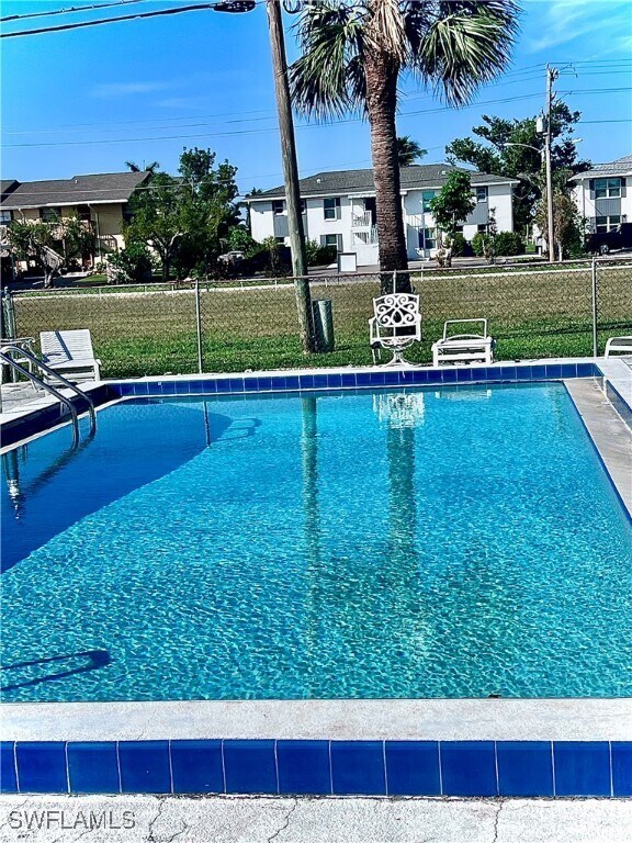Building Photo - 423 Cape Coral Pkwy W
