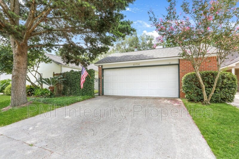 10706 Misty Hollow Ave, Baton Rouge, LA 70810 House Rental in Baton